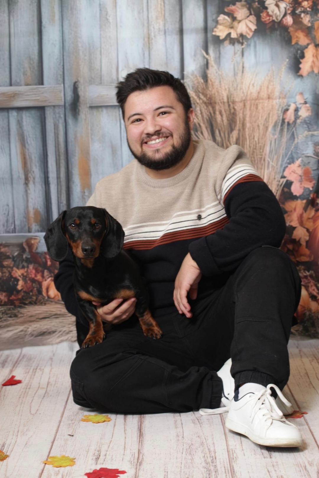 Léo, pet-sitter à Chinon, avec un chien